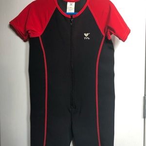 TYR, Thermal Suit, Kids size 7/8🏊🏼‍♂️🏊‍♀️